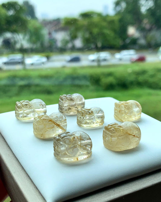 金发晶貔貅 Gold Rutilated Quartz